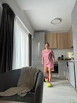 deliaroyal online show from November 2025 01:15:02 PM