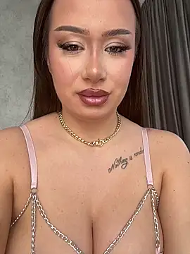 deliaroyal online show from December 2025 10:36:02 AM