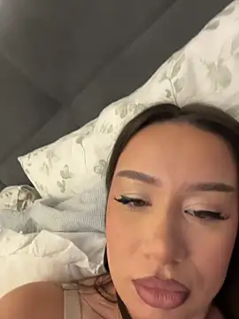 deliaroyal online show from November 2025 02:11:01 PM