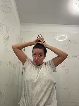 deliaroyal online show from October 2025 03:33:02 PM