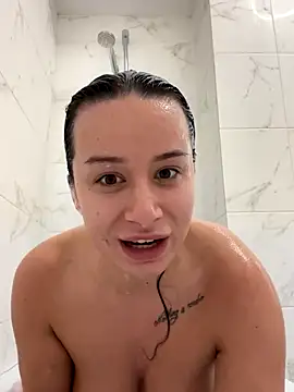 deliaroyal online show from September 2025 02:00:02 PM