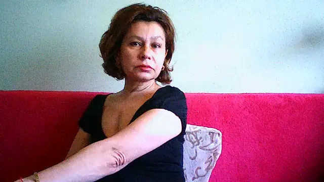 Snapshot of Mat_Elenore chatting on May 2026 06:01:02 AM Mat Elenore online show from May 2026 06:01:02 AM