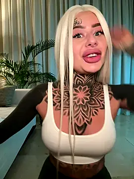 Snapshot of bambixboo chatting on November 2025 09:52:01 PM bambixboo online show from November 2025 09:52:01 PM