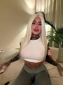 Snapshot of bambixboo chatting on October 2025 08:51:02 PM bambixboo online show from October 2025 08:51:02 PM