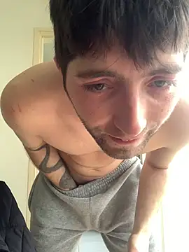 Snapshot of GuillaumebeauZizi chatting on February 2026 10:03:01 AM GuillaumebeauZizi online show from February 2026 10:03:01 AM