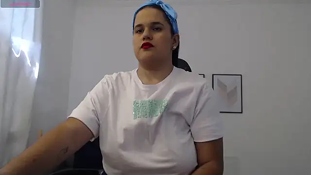 natalia curvy1 online show from September 2025 06:01:01 PM