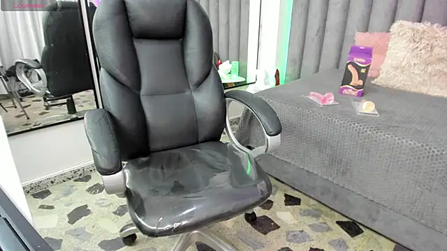 natalia curvy1 online show from March 2025 06:11:02 PM