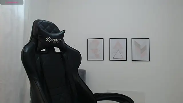 natalia curvy1 online show from November 2025 06:25:01 PM