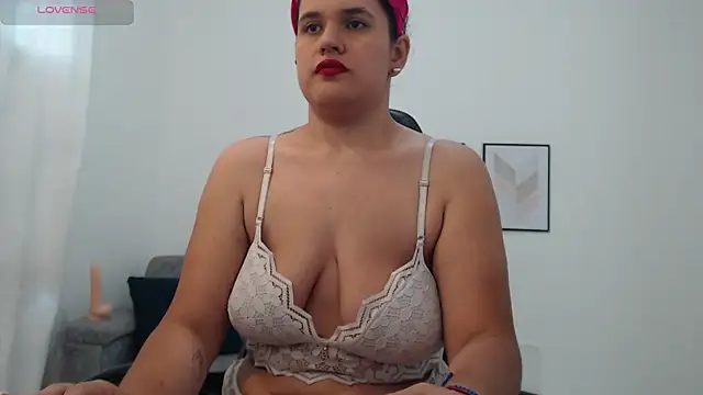 natalia curvy1 online show from October 2025 05:22:02 PM