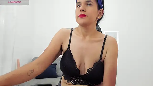 natalia curvy1 online show from June 2026 05:40:02 PM