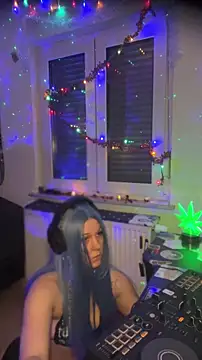 Snapshot of kinkygirl420x chatting on December 2025 07:27:01 PM kinkygirl420x online show from December 2025 07:27:01 PM