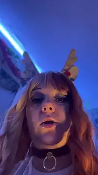 Snapshot of kinkygirl420x chatting on December 2025 08:31:02 PM kinkygirl420x online show from December 2025 08:31:02 PM