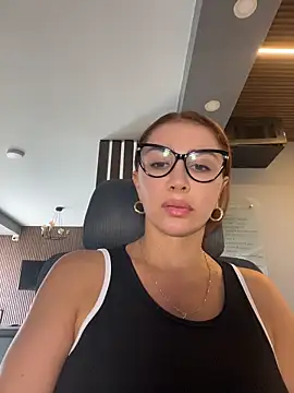 NINIK STYLE online show from May 2026 06:17:02 PM