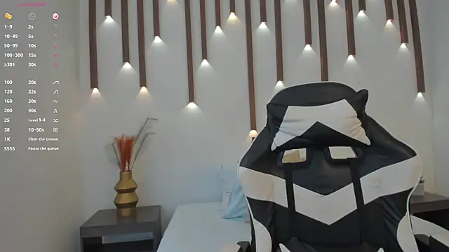 megan cooper28 online show from November 2025 07:30:01 PM