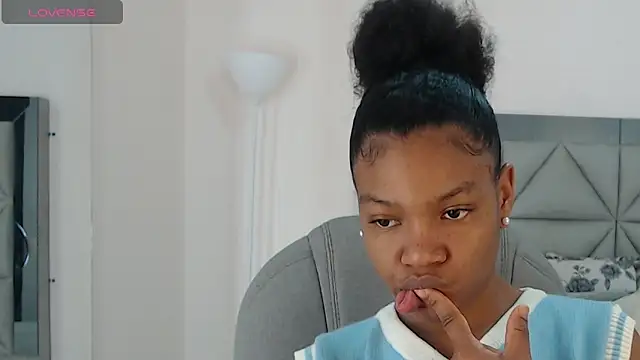 genesis moretz online show from April 2026 12:16:02 AM