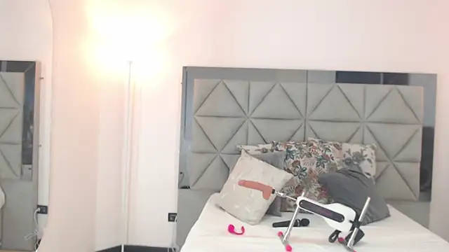 genesis moretz online show from April 2026 04:25:01 AM