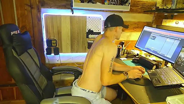 HARD 2QUIT online show from October 2025 09:43:02 AM