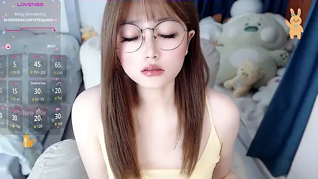 Snapshot of Sweet-18wanwan chatting on April 2026 03:47:01 PM Sweet-18wanwan online show from April 2026 03:47:01 PM