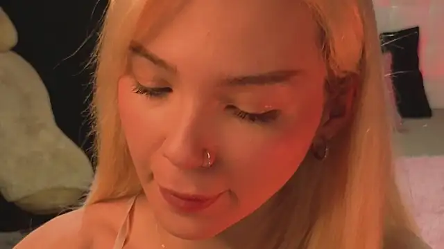 Snapshot of SandraBoyl chatting on November 2025 02:12:01 AM SandraBoyl online show from November 2025 02:12:01 AM