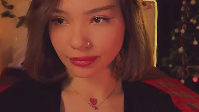 Snapshot of SandraBoyl chatting on December 2025 08:49:02 AM SandraBoyl online show from December 2025 08:49:02 AM