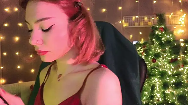 Snapshot of SandraBoyl chatting on December 2025 02:11:02 AM SandraBoyl online show from December 2025 02:11:02 AM