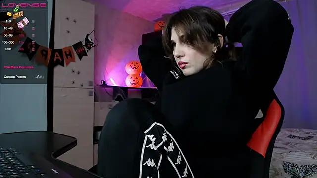 Daniela Cooperr online show from November 2025 05:05:02 PM