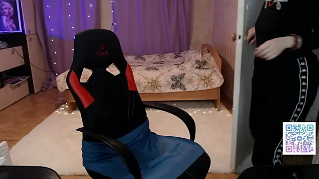 Daniela Cooperr online show from March 2026 05:25:02 PM