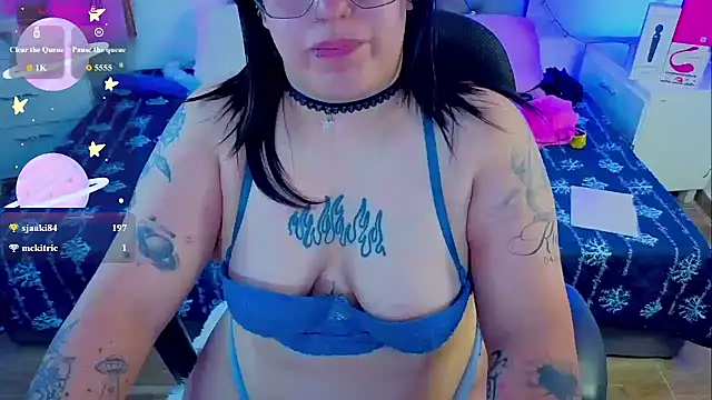 Snapshot of NatalieHarris chatting on June 2026 02:24:02 AM NatalieHarris online show from June 2026 02:24:02 AM