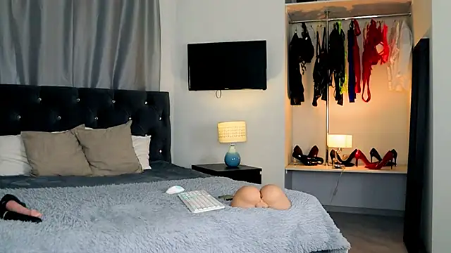 InvitingTina online show from March 2026 05:30:02 AM