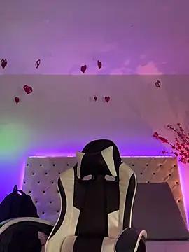 Elektra Queen online show from April 2026 01:17:01 PM