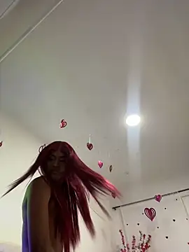 Elektra Queen online show from May 2026 12:45:01 PM