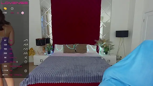 JasminJames online show from February 2025 01:54:01 PM