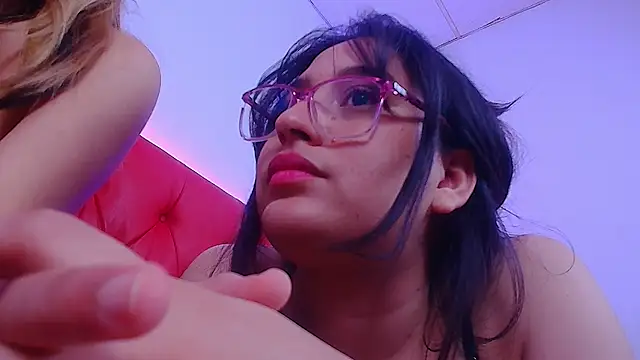 Snapshot of Little_Cuttie_ chatting on February 2025 10:28:02 AM Little Cuttie online show from February 2025 10:28:02 AM