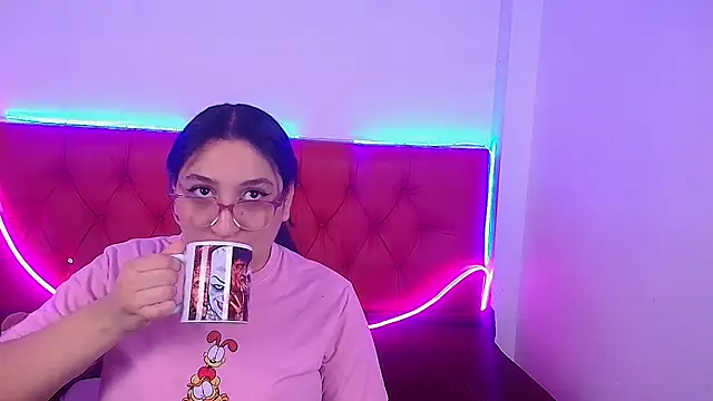Snapshot of Little_Cuttie_ chatting on February 2025 04:01:01 AM Little Cuttie online show from February 2025 04:01:01 AM
