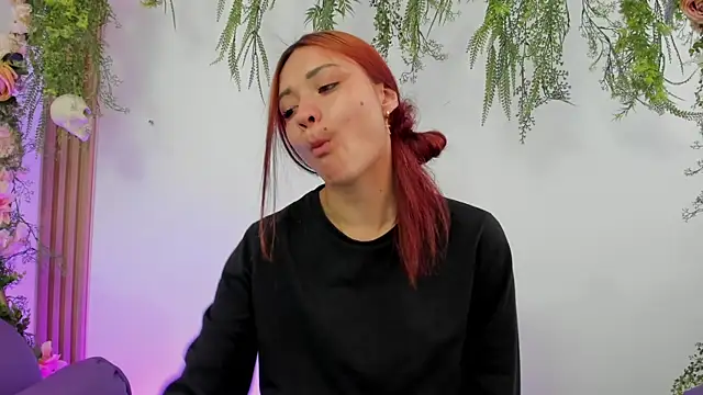 Snapshot of Celeste_roose chatting on December 2024 04:53:02 PM Celeste roose online show from December 2024 04:53:02 PM