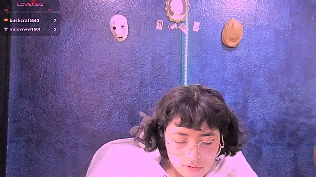 NinaYellow online show from December 2024 06:25:01 PM