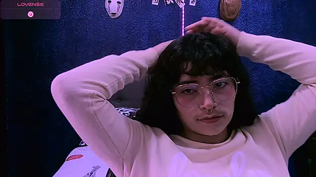 NinaYellow online show from October 2025 01:33:02 PM