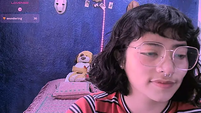 Snapshot of NinaYellow chatting on January 2026 05:27:02 PM NinaYellow online show from January 2026 05:27:02 PM