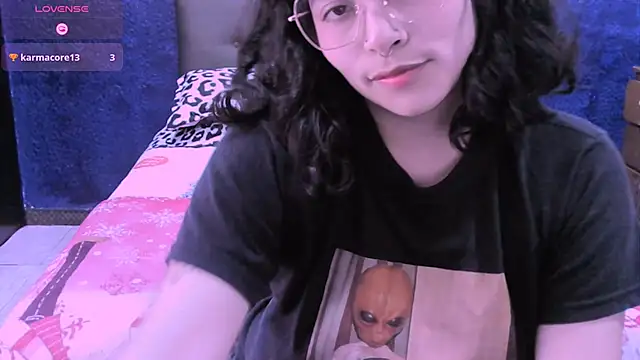 NinaYellow online show from October 2025 03:55:01 PM