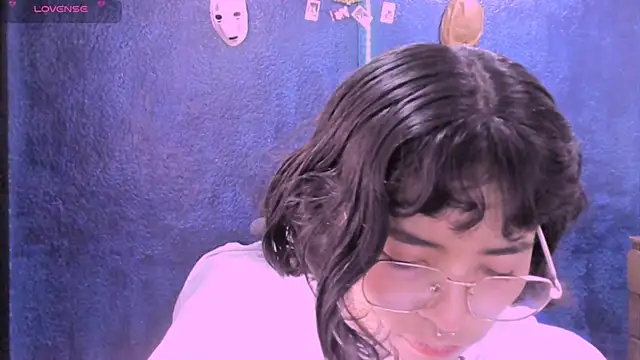 NinaYellow online show from December 2024 03:22:02 PM