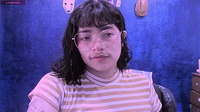 Snapshot of NinaYellow chatting on January 2026 09:52:01 PM NinaYellow online show from January 2026 09:52:01 PM