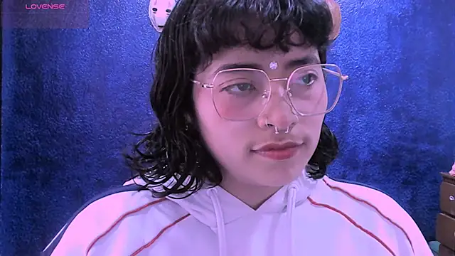 Snapshot of NinaYellow chatting on January 2026 03:40:02 PM NinaYellow online show from January 2026 03:40:02 PM