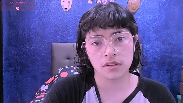 NinaYellow online show from November 2025 12:49:01 PM