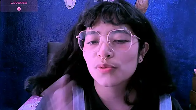 NinaYellow online show from September 2025 03:45:02 PM