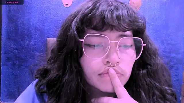 NinaYellow online show from September 2025 03:17:01 AM