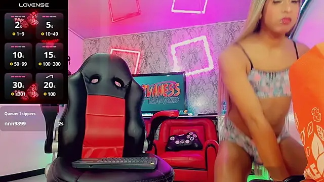 Amanda Cax online show from February 2025 11:31:01 AM