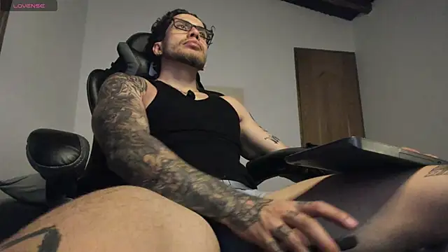 LucianSinclair online show from May 2026 02:39:01 AM