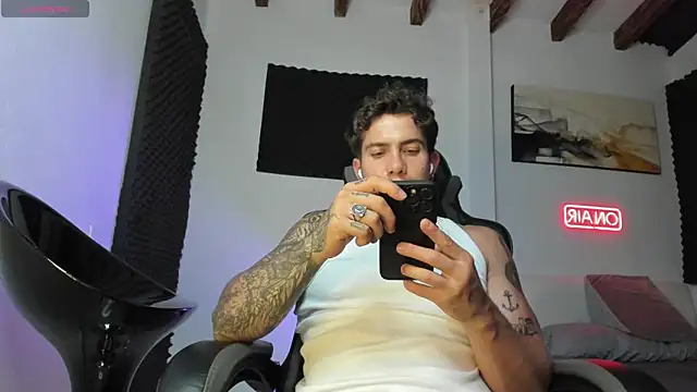 LucianSinclair online show from November 2025 03:43:02 AM