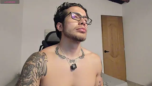 LucianSinclair online show from May 2026 01:25:01 AM