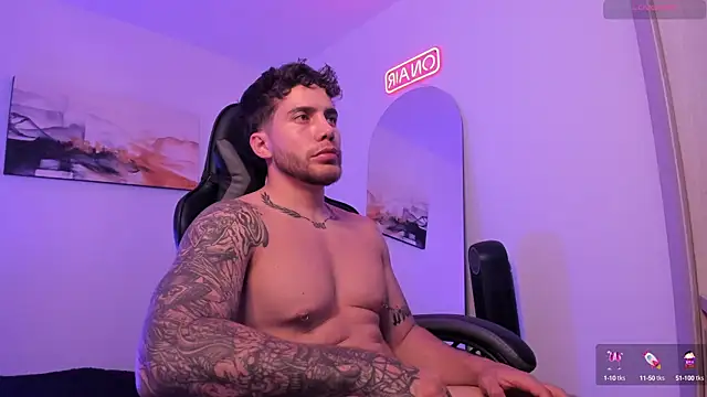 Snapshot of LucianSinclair chatting on December 2024 12:57:02 AM LucianSinclair online show from December 2024 12:57:02 AM